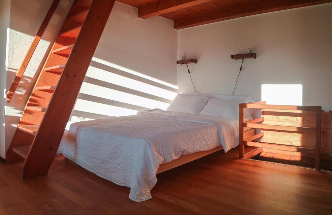 Wisteria House - Holiday Apartment Cadenazzo Bagian luar foto
