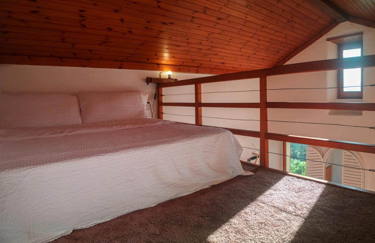 Wisteria House - Holiday Apartment Cadenazzo Bagian luar foto